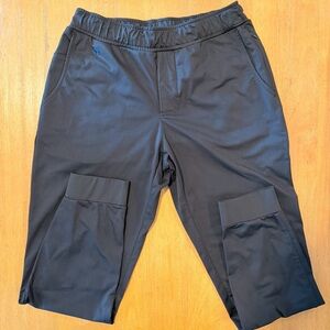 Twlliory Joggers in Black Size M.